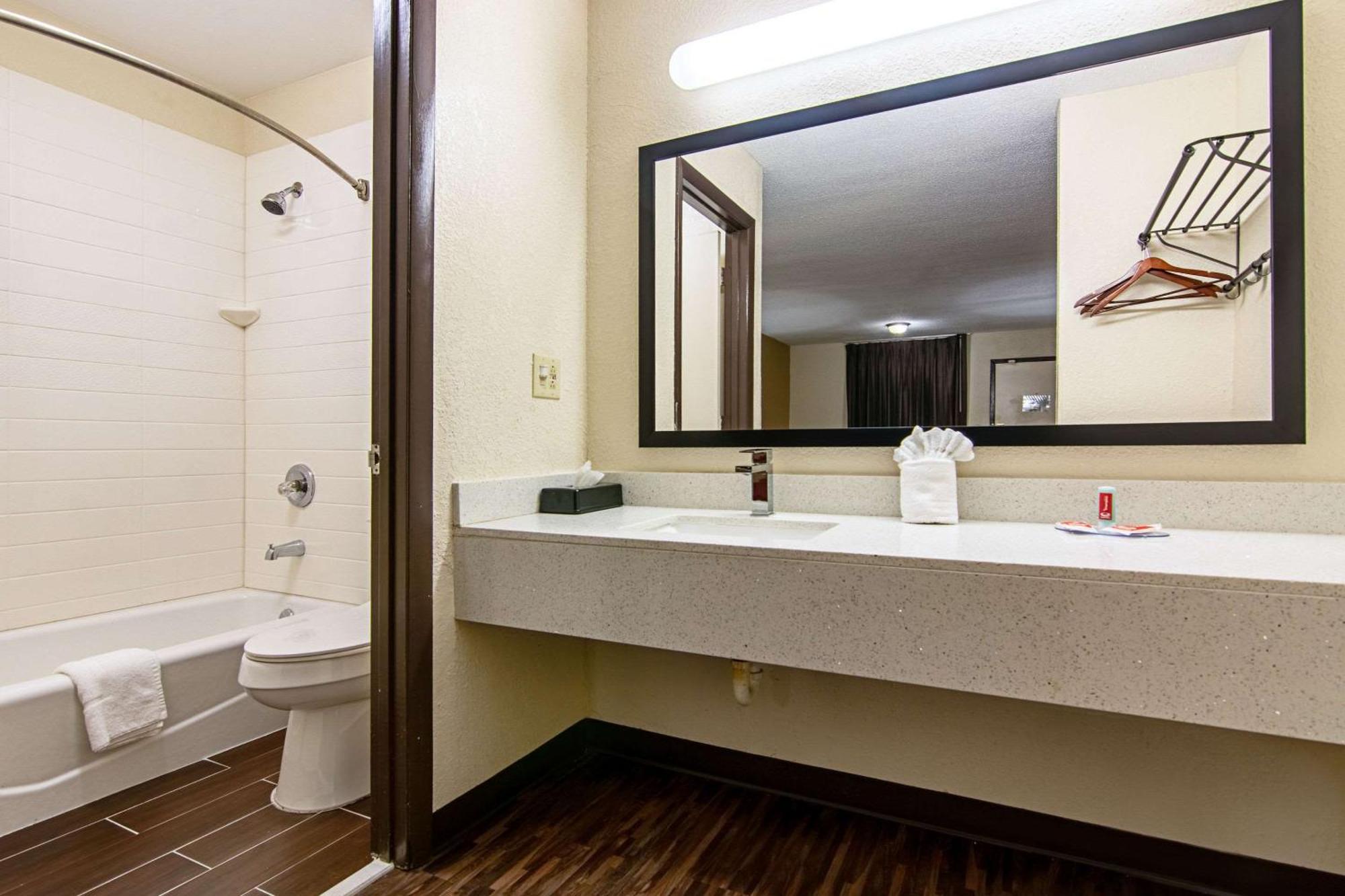 Econo Lodge Inn & Suites Matthews - Charlotte Extérieur photo