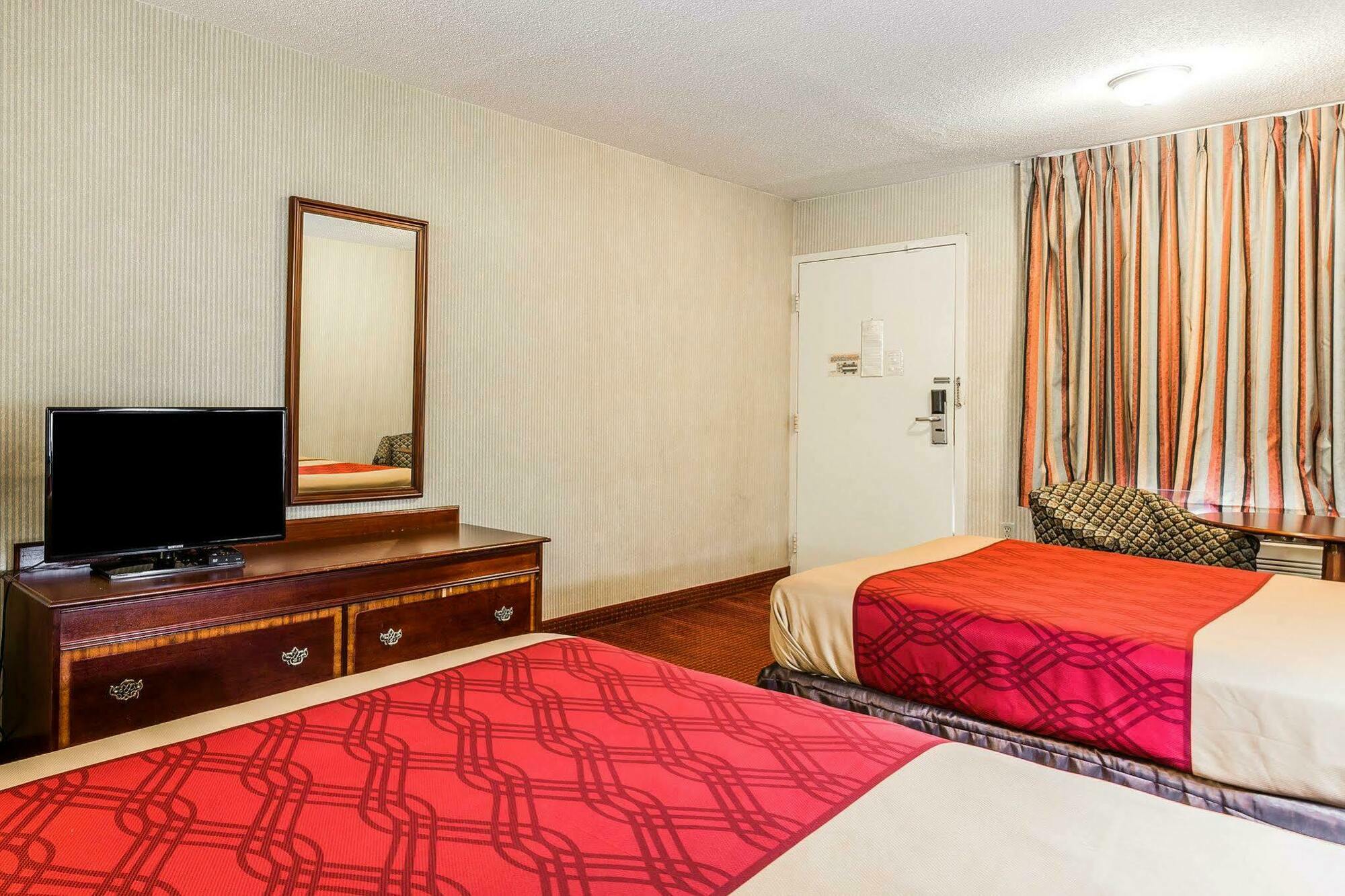 Econo Lodge Inn & Suites Matthews - Charlotte Extérieur photo